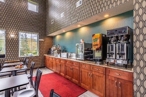 Rodeway Inn & Suites image 1