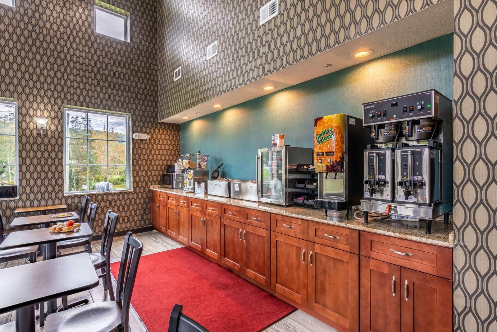 Rodeway Inn & Suites