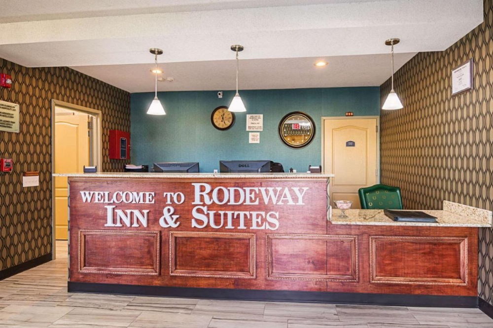Rodeway Inn & Suites Image 11