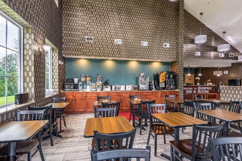Rodeway Inn & Suites image 3
